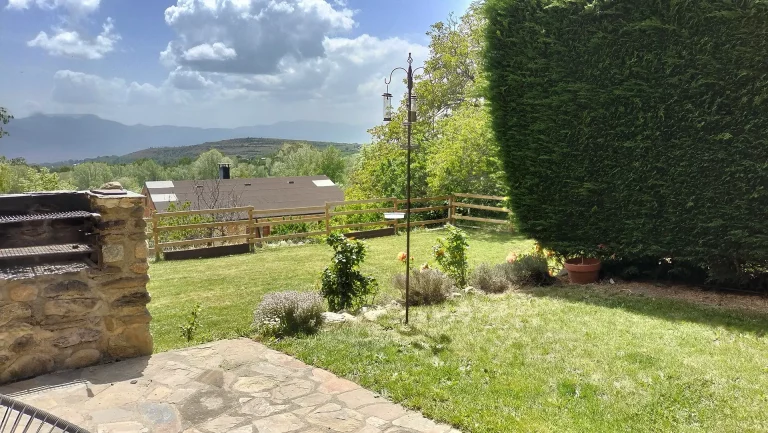 Jardí darrera casa Cerdanya